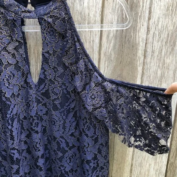 Francesca’s Navy and Gold Lace Cold Shoulder Midi Dress Large - Picture 5 of 12